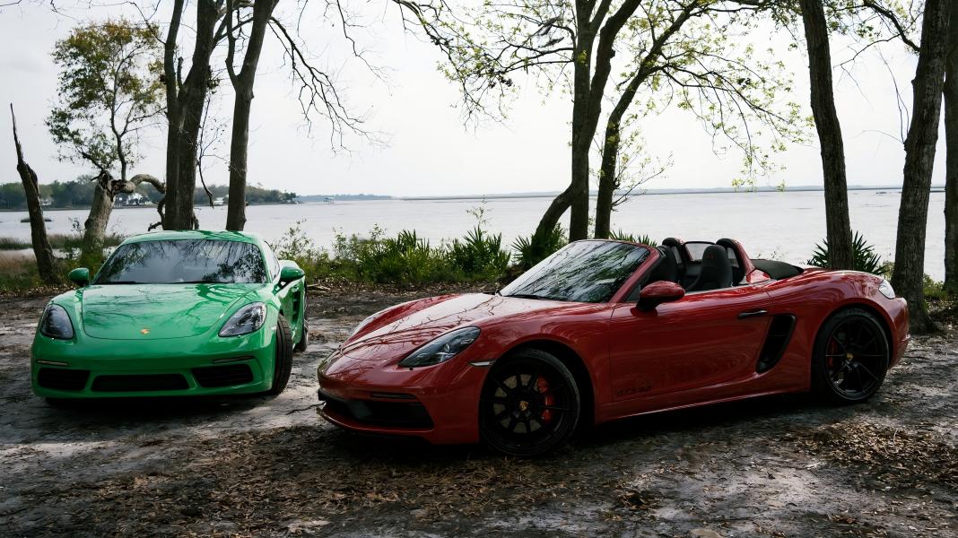 "Porsche 718 Cayman vs. Porsche 718 Boxster: A Head-to-Head Battle of Driving Thrills"|http://m.hohocar.com/newsd