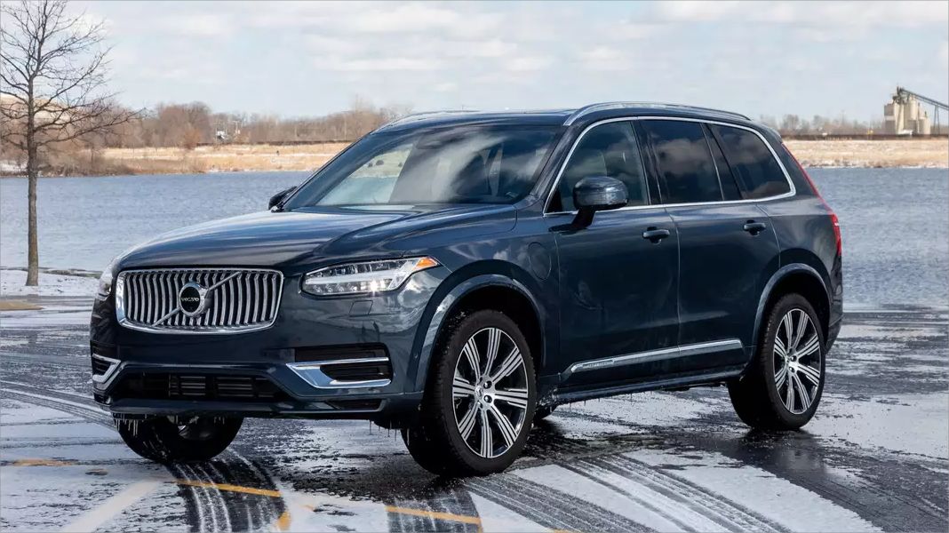 Volvo XC90: Masterpiece of Luxury and Safety