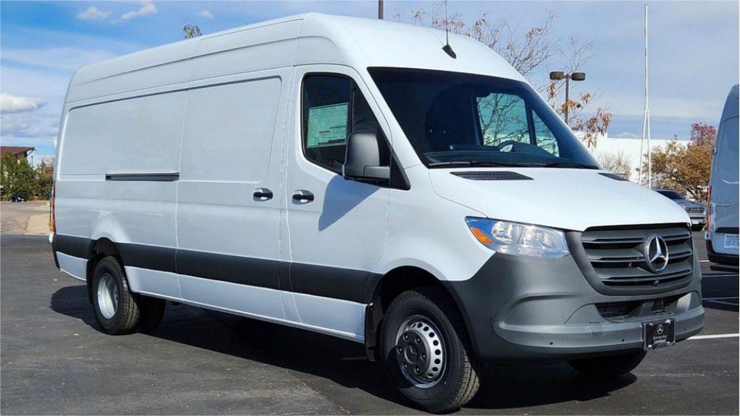 3 popular commercial vehicles recommended.